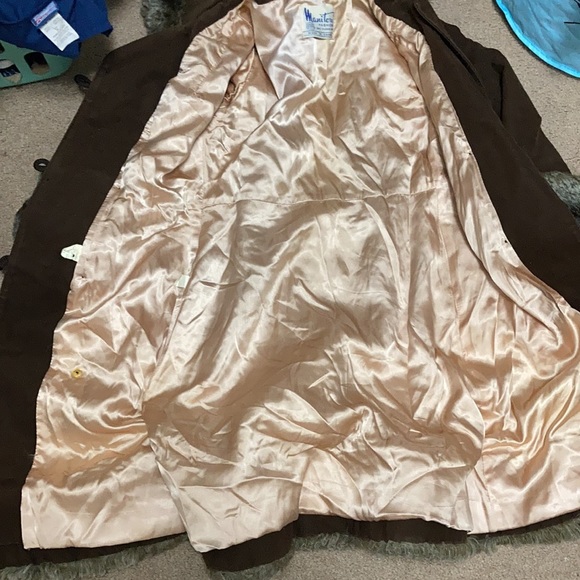 SOLD Vintage suede coat with faux fur - Picture 8 of 10